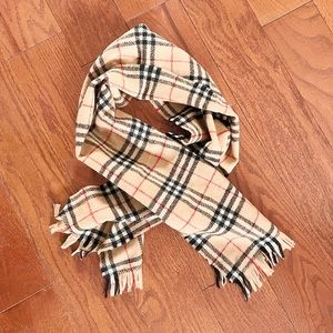 Vintage Burberry 100% Shetland Wool Scarf